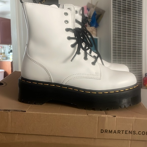 Doc Dr Martens Jadon White Smooth Leather Platform Lace Up Combat Boots 41 US 9 - Picture 3 of 4